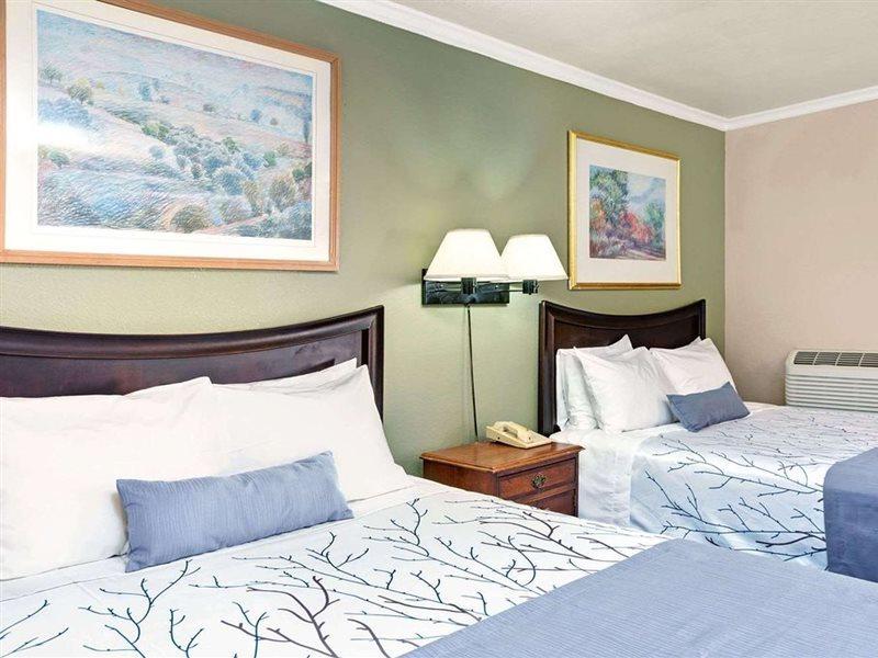 Hotel Days By Wyndham Convention Center