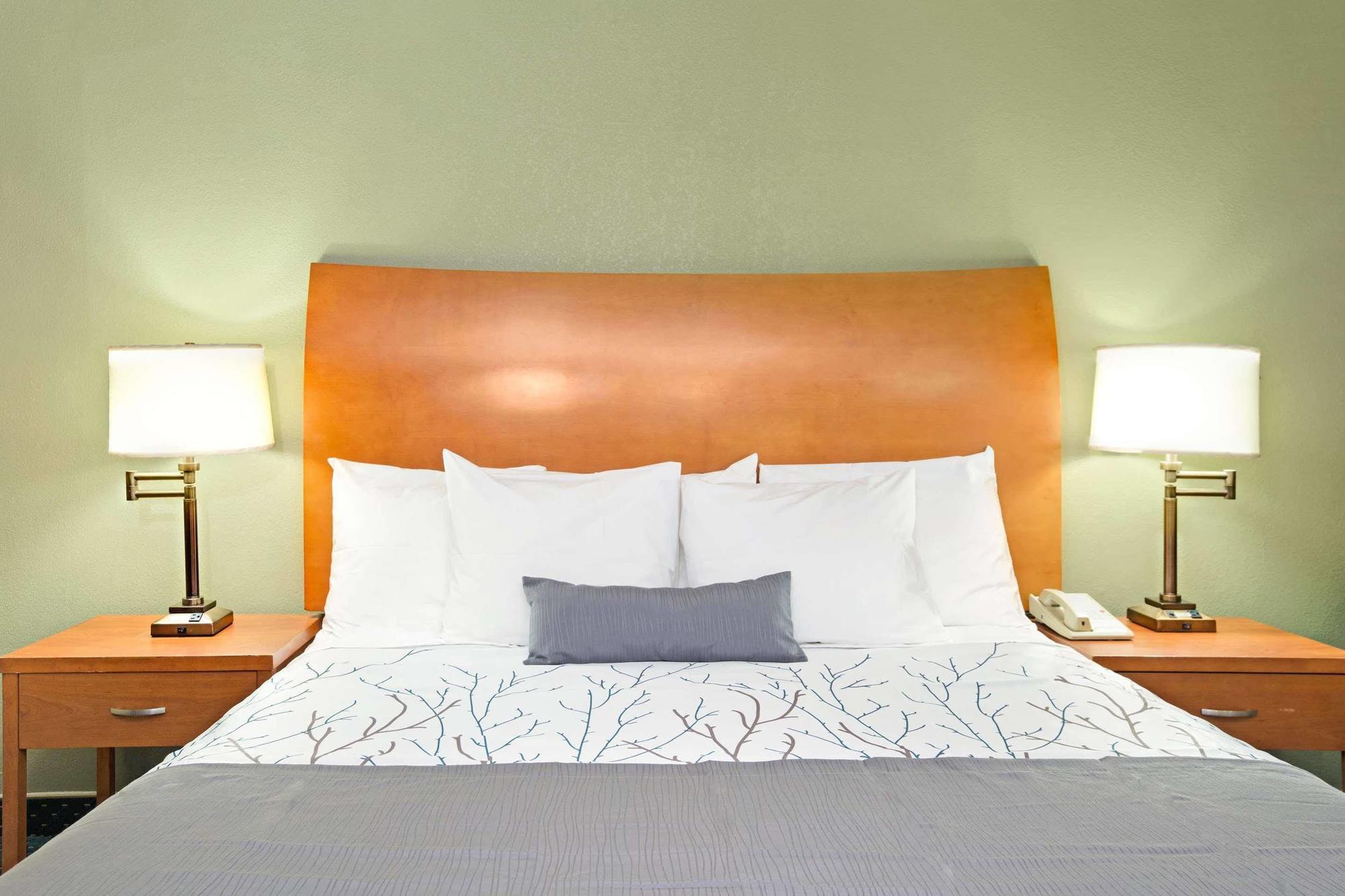 Days By Wyndham Convention Center San José